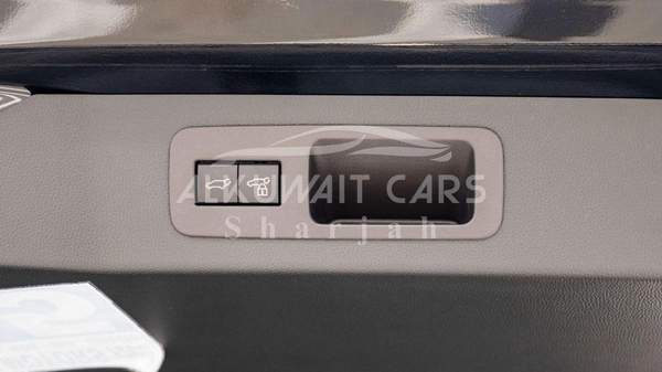 Toyota Land Cruiser Toyota Land Cruiser VXR 3.5L Petrol AT MY2025