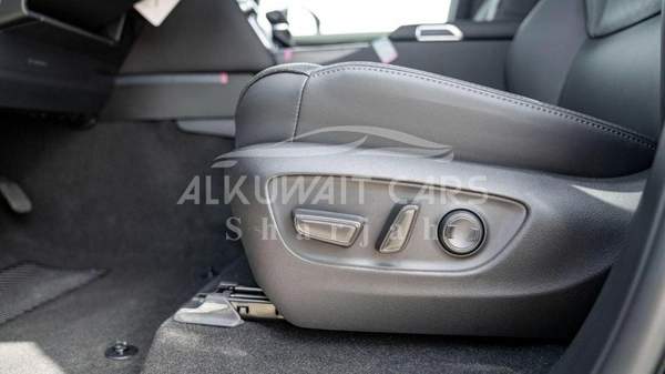 Toyota Land Cruiser Toyota Land Cruiser VXR 3.5L Petrol AT MY2025