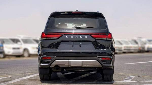 Lexus LX 600 VIP 3.5P AT MY2023 – BLACK