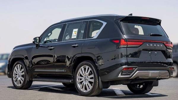 Lexus LX 600 VIP 3.5P AT MY2023 – BLACK