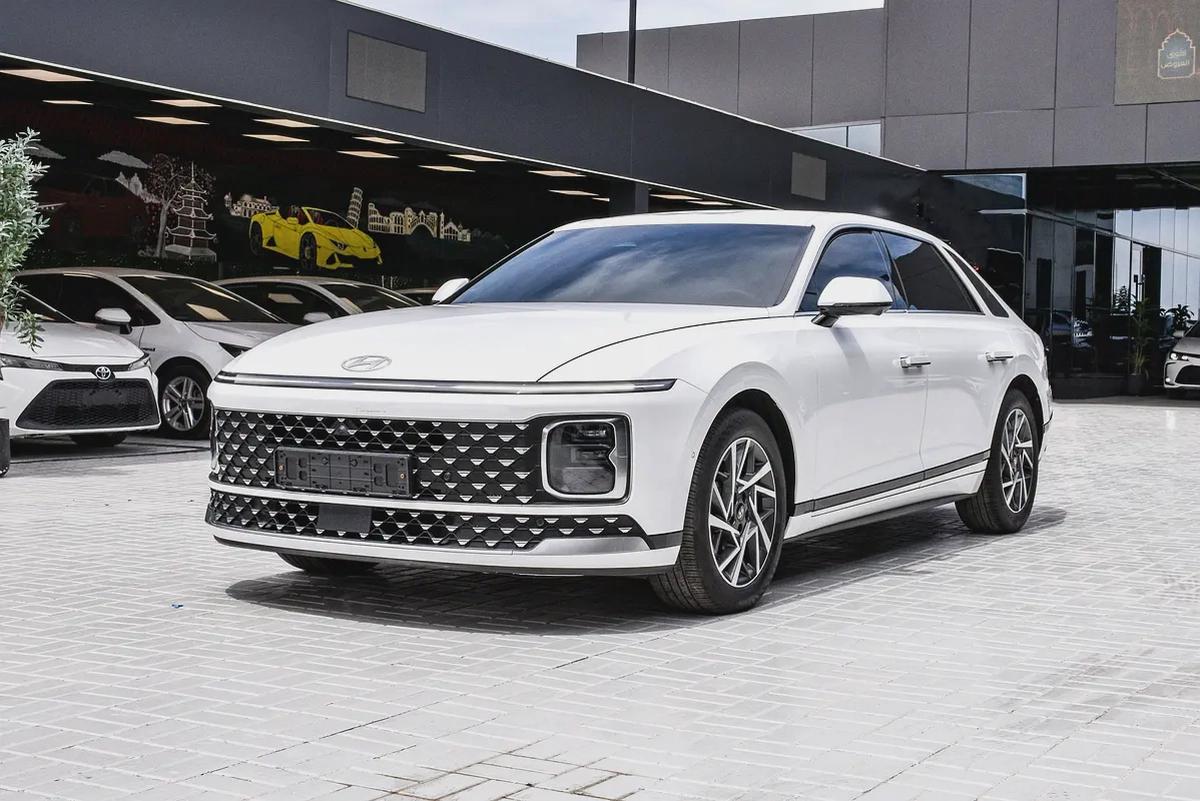 Hyundai Azera Hybrid 2025 | Korean Specs | Clean Title | 13K KM | White | هيونداي ازيرا هايبرد 2025-0-0