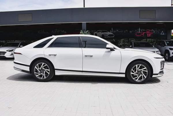 Hyundai Azera Hybrid 2025 | Korean Specs | Clean Title | 13K KM | White | هيونداي ازيرا هايبرد 2025