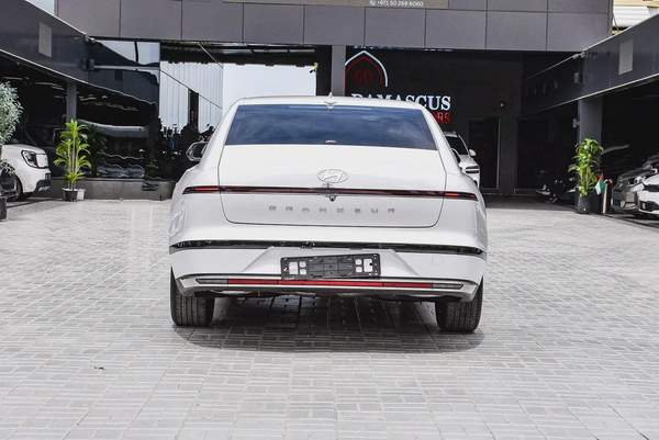 Hyundai Azera Hybrid 2025 | Korean Specs | Clean Title | 13K KM | White | هيونداي ازيرا هايبرد 2025