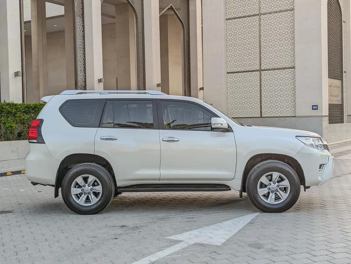 TOYOTA PRADO 2020 TXL V4 2.7L GCC IN EXCELLENT CONDITION-16-16