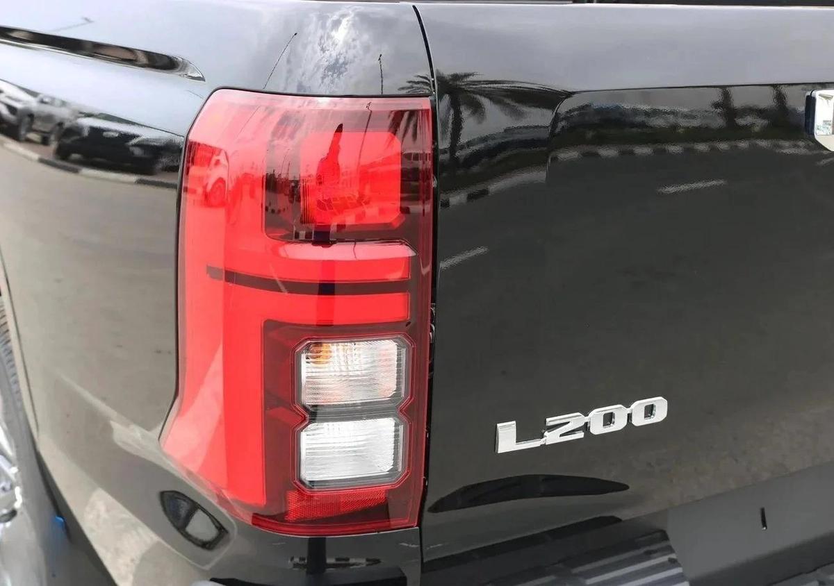 Mitsubishi L200 Mitsubishi sportero 2.4L Diesel MY2026-13-13