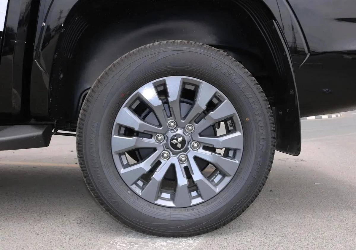 Mitsubishi L200 Mitsubishi sportero 2.4L Diesel MY2026-19-19