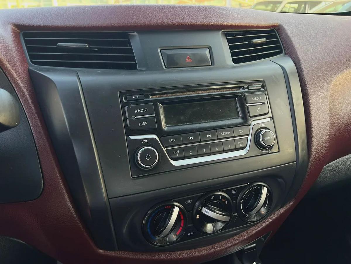 2020 | Nissan Navara | 4X2 | Automatic | Ref#983-16-16
