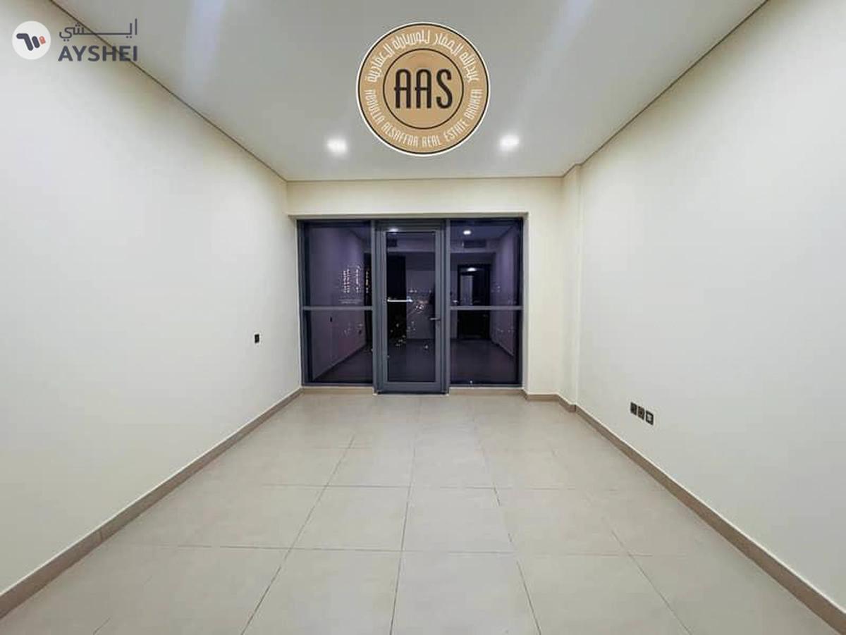 ELEGANT & SPACIOUS 2BHK ALL AMENITIES NEXT TO METRO PARKING-12-12