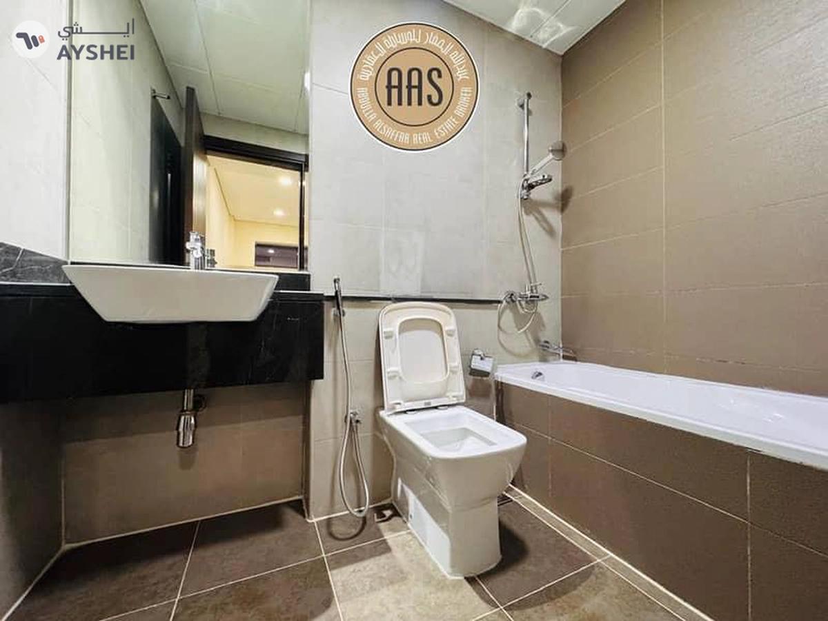 ELEGANT & SPACIOUS 2BHK ALL AMENITIES NEXT TO METRO PARKING-13-13