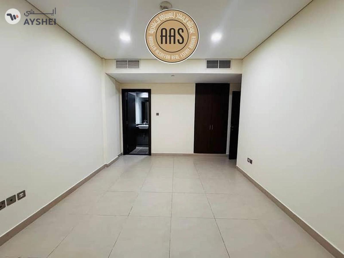 ELEGANT & SPACIOUS 2BHK ALL AMENITIES NEXT TO METRO PARKING-14-14