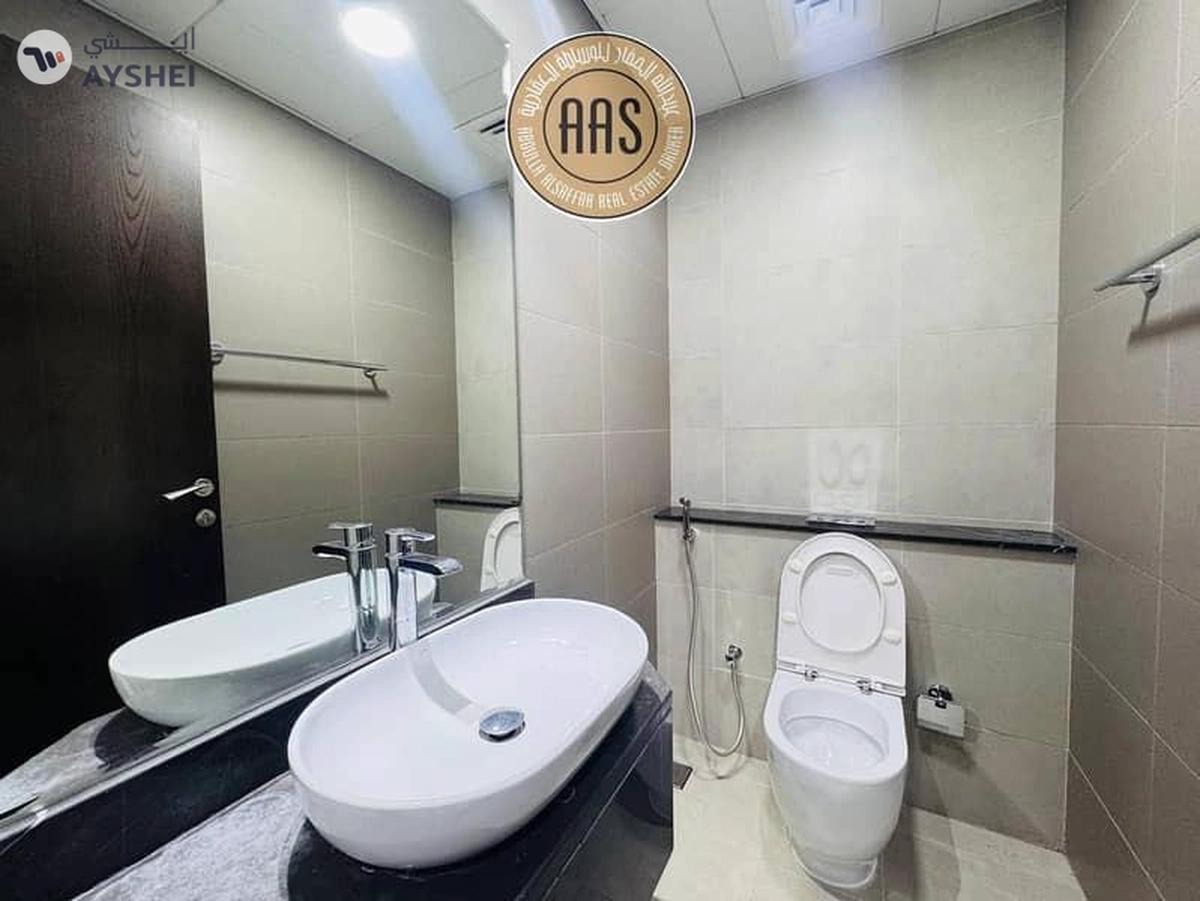 ELEGANT & SPACIOUS 2BHK ALL AMENITIES NEXT TO METRO PARKING-4-4