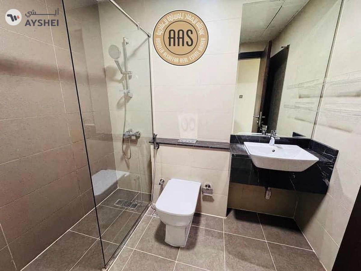 ELEGANT & SPACIOUS 2BHK ALL AMENITIES NEXT TO METRO PARKING-6-6