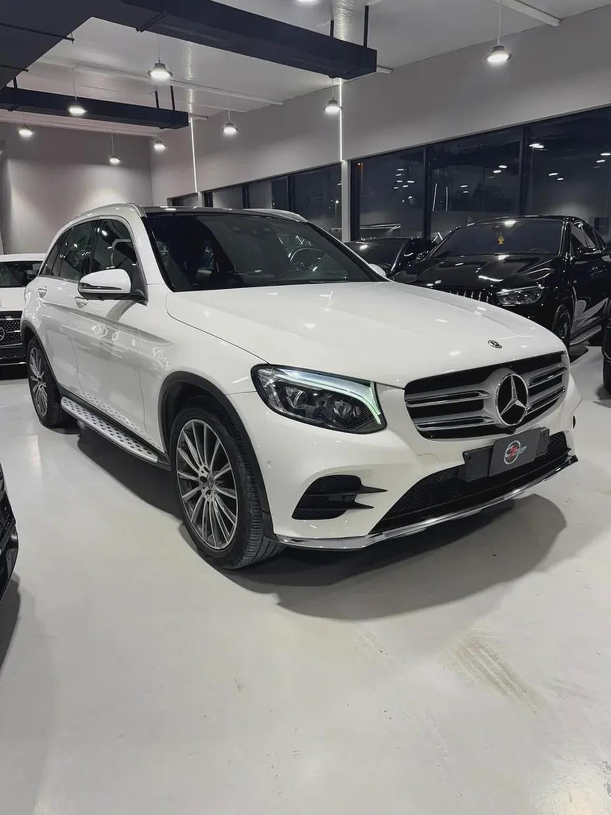 Mercedes-Benz GLC 250 4MATIC | 2018 | GCC | Full Option | Full service History | Monthly: 2,800 AED-4-4