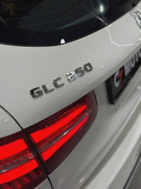 Mercedes-Benz GLC 250 4MATIC | 2018 | GCC | Full Option | Full service History | Monthly: 2,800 AED
