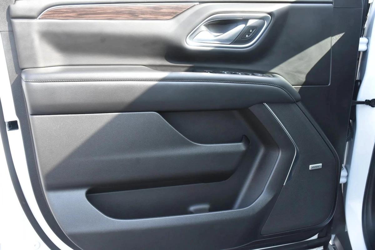 CHEVROLET SUBURBAN LT 6 SEATS 2022 | WHITE-9-9