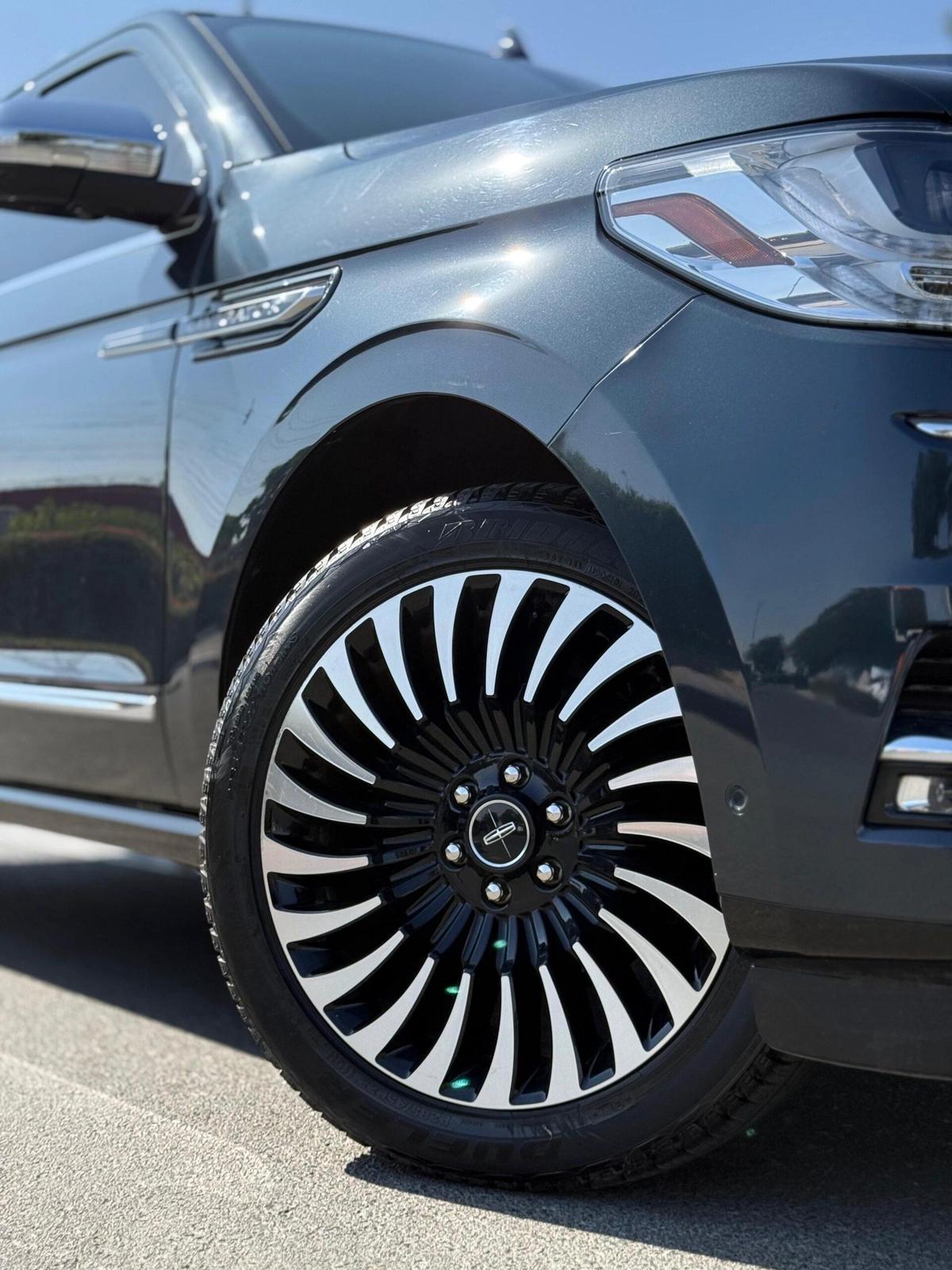 LINCOLN NAVIGATOR PRESIDENTIAL | GCC SPECS | KM: 90,000 | MODEL: 2021 | WARRANTY VALID TILL 9TH OCTOBER 2026 OR 100,000 KMS |-12-12