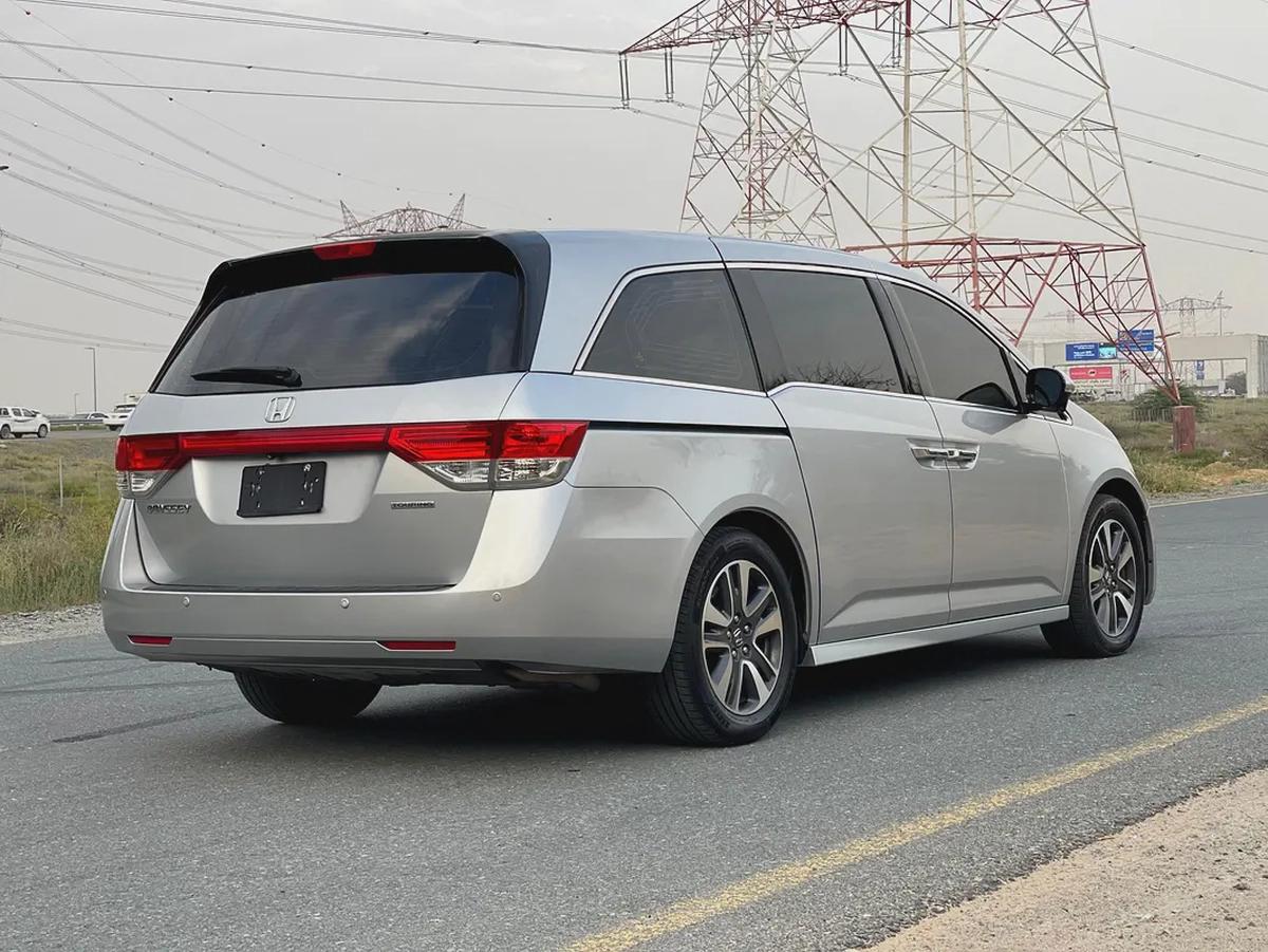 Honda Odyssey Touring 2015 - GCC-7-7