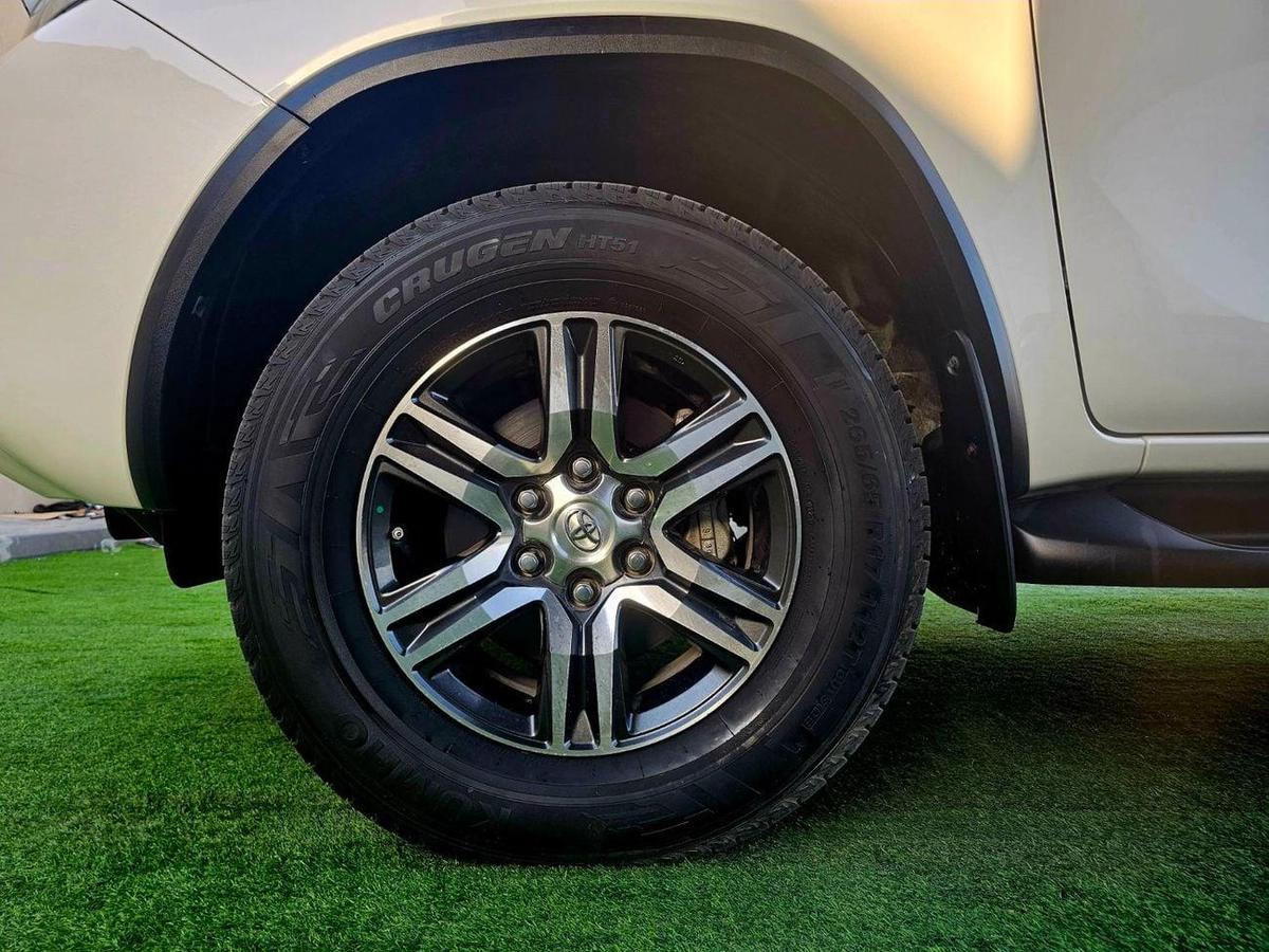 Toyota Fortuner 2.7L EXR FORTUNER V4 4WD/ ORIGINAL PAINT / LOW MILEAGE/ SINGLE OWNE-7-7