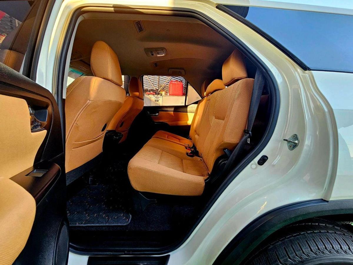 Toyota Fortuner 2.7L EXR FORTUNER V4 4WD/ ORIGINAL PAINT / LOW MILEAGE/ SINGLE OWNE-12-12