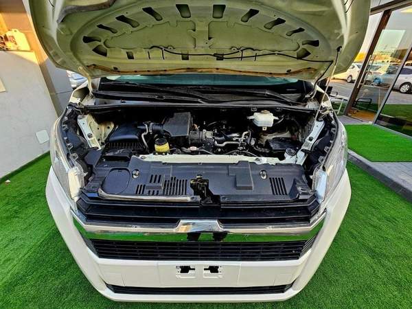 Toyota Hiace GL PASSENGER/ PATROL MANUAL/ 3.5 V6/ LOW MILEAGE