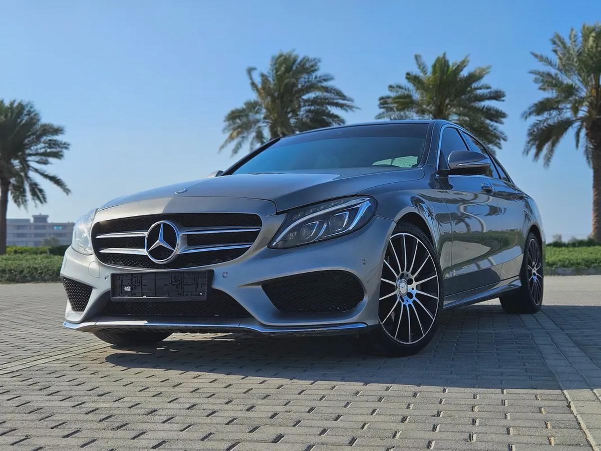 Mercedes Benz C200 GCC 2015 Premium Condition With Low KM Perfect Family Luxury Sedan-0-0