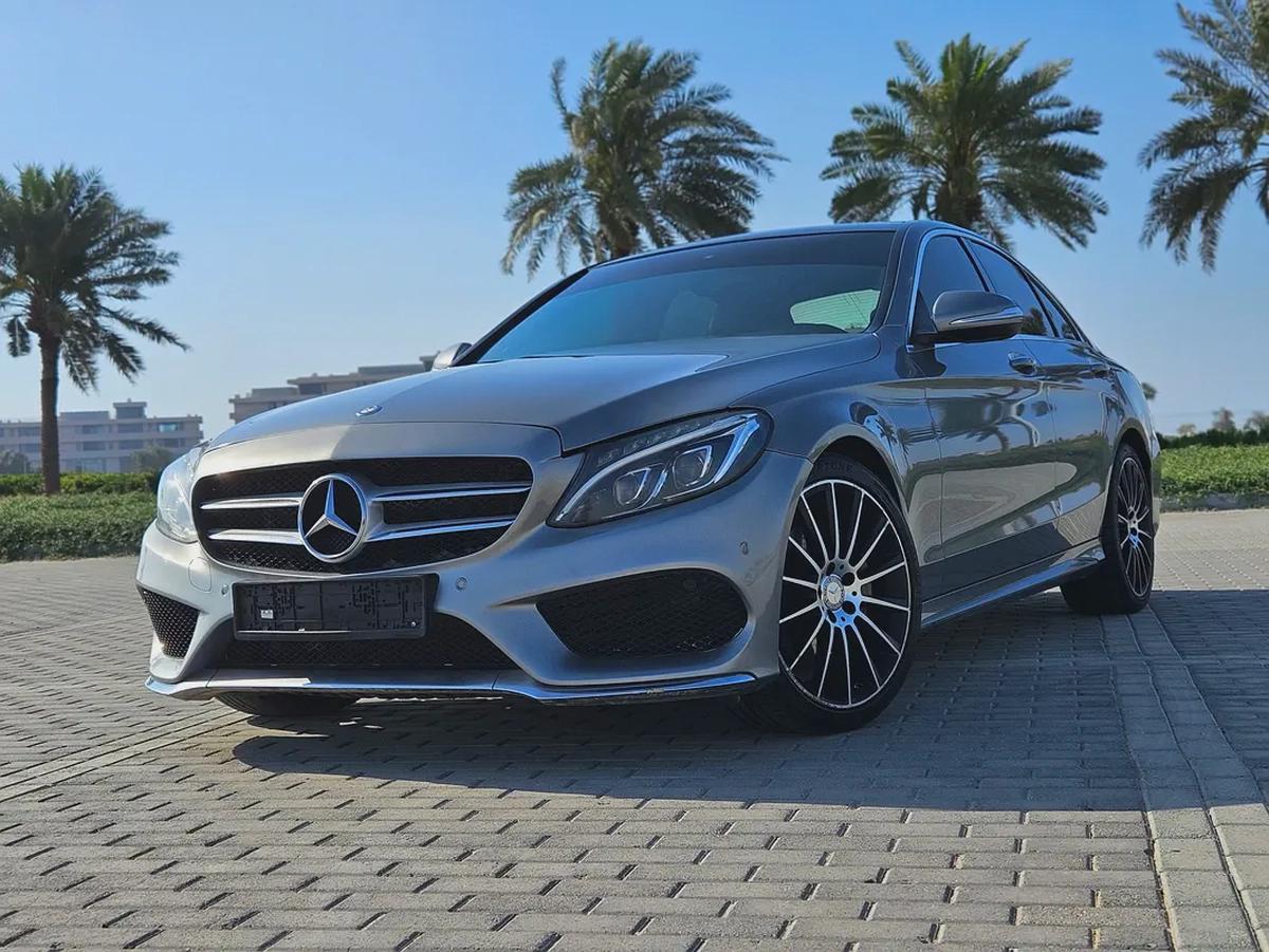 Mercedes Benz C200 GCC 2015 Premium Condition With Low KM Perfect Family Luxury Sedan-3-3