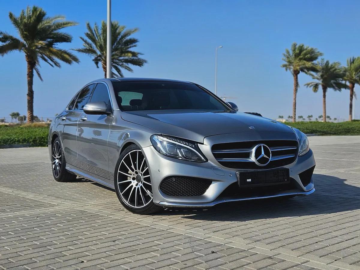 Mercedes Benz C200 GCC 2015 Premium Condition With Low KM Perfect Family Luxury Sedan-4-4