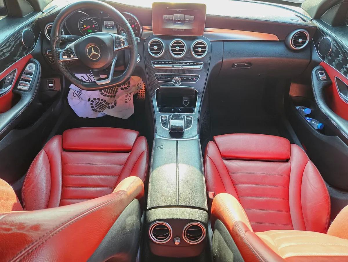 Mercedes Benz C200 GCC 2015 Premium Condition With Low KM Perfect Family Luxury Sedan-11-11