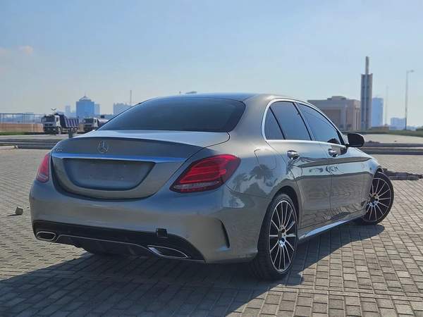 Mercedes Benz C200 GCC 2015 Premium Condition With Low KM Perfect Family Luxury Sedan