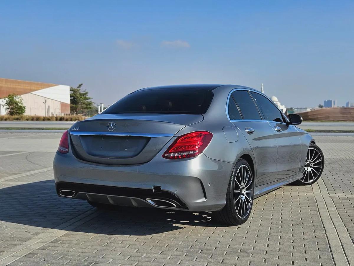 Mercedes Benz C200 GCC 2015 Premium Condition With Low KM Perfect Family Luxury Sedan-15-15