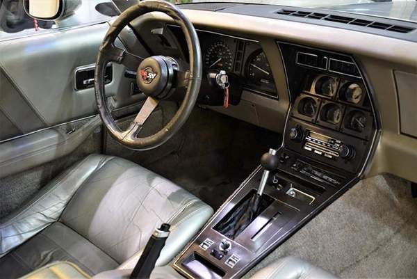 Chevrolet Corvette C3 ( COLLECTOR EDITION ) 1982 Model!! in Copper / Golden Color! American Specs