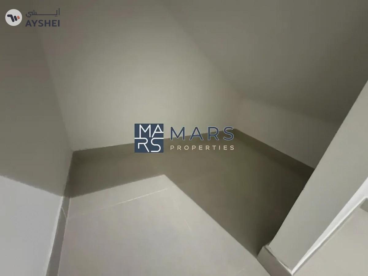 | BRAND NEW | 3 BEDROOM END UNIT | PRIME LOCATION |-18-18