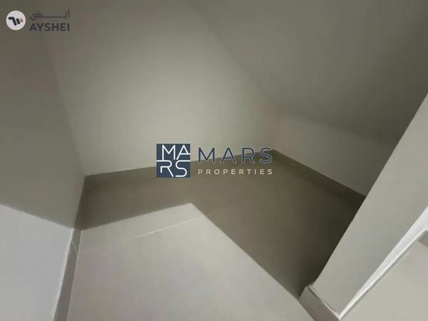 | BRAND NEW | 3 BEDROOM END UNIT | PRIME LOCATION |