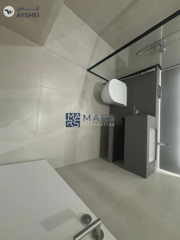 | BRAND NEW | 3 BEDROOM END UNIT | PRIME LOCATION |