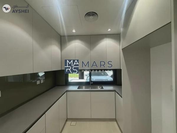 | BRAND NEW | 3 BEDROOM END UNIT | PRIME LOCATION |