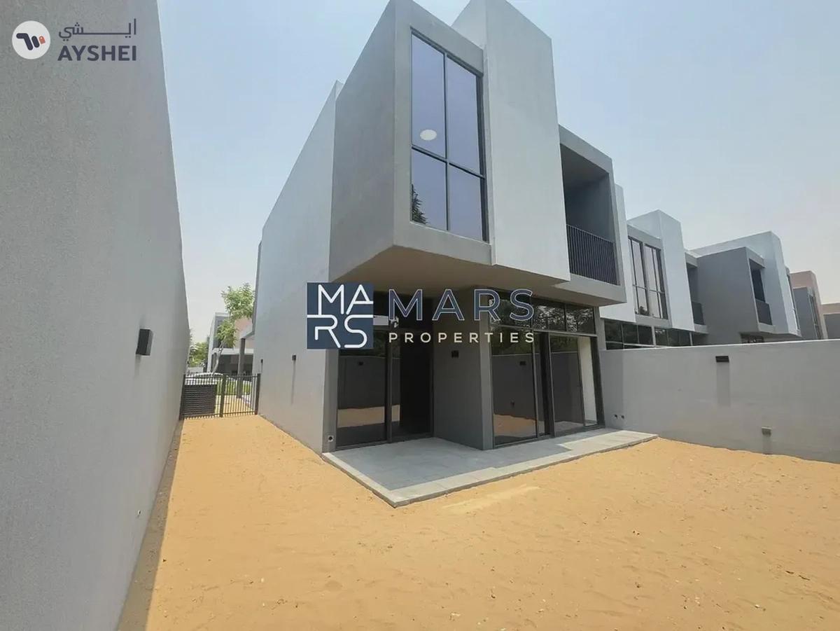 | BRAND NEW | 3 BEDROOM END UNIT | PRIME LOCATION |-0-landscape