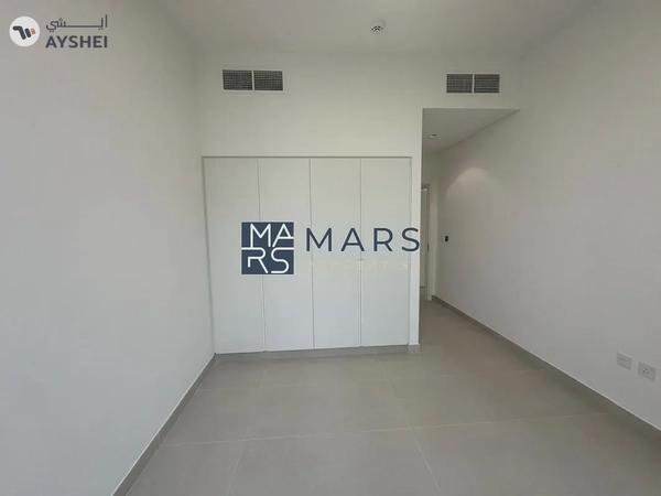 | BRAND NEW | 3 BEDROOM END UNIT | PRIME LOCATION |