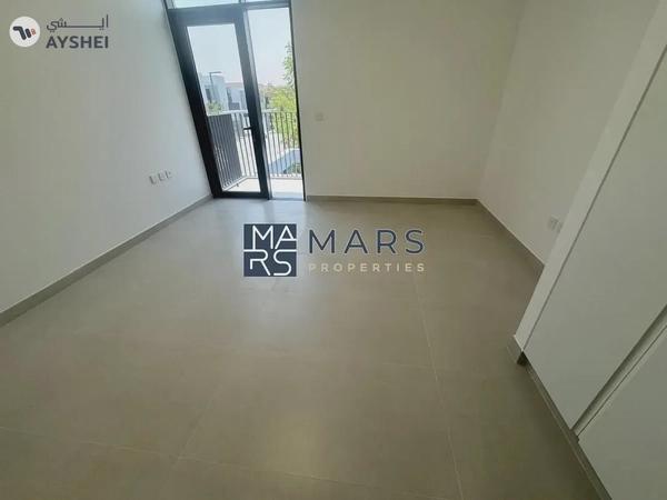 | BRAND NEW | 3 BEDROOM END UNIT | PRIME LOCATION |