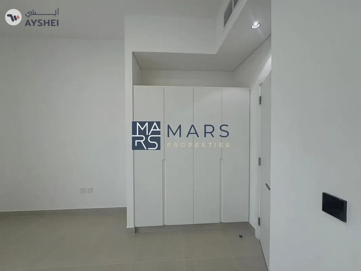 | BRAND NEW | 3 BEDROOM END UNIT | PRIME LOCATION |-7-7