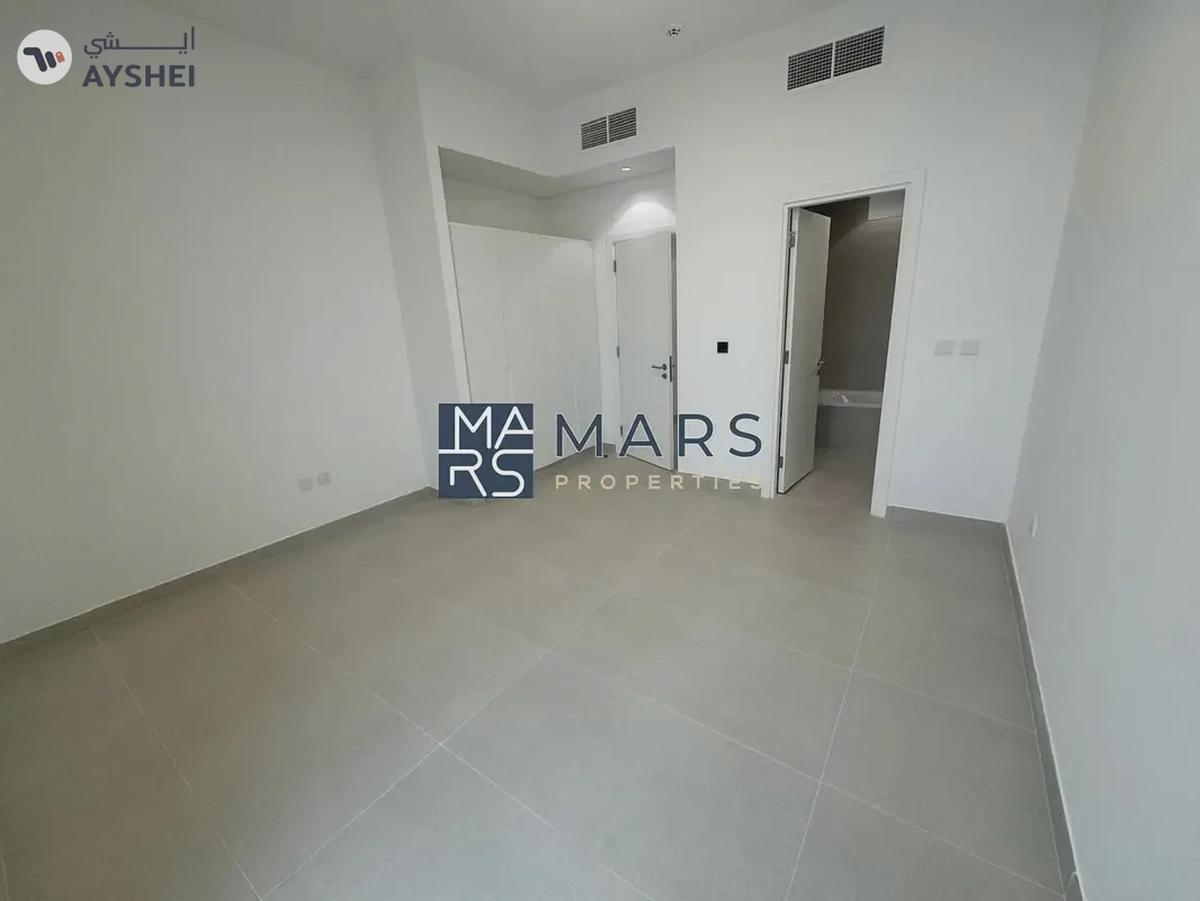 | BRAND NEW | 3 BEDROOM END UNIT | PRIME LOCATION |-8-8