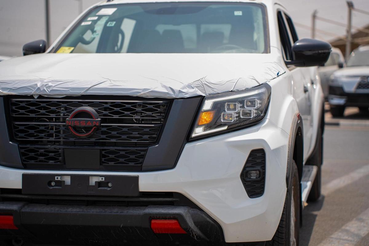 NISSAN NAVARA 2.5 DIESEL PRO4X 4X4 AT 2025-18-18