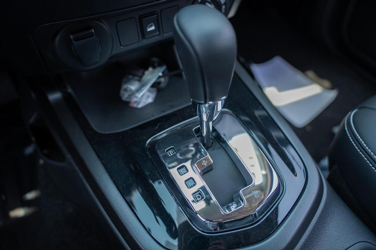 NISSAN NAVARA 2.5 DIESEL PRO4X 4X4 AT 2025-11-11