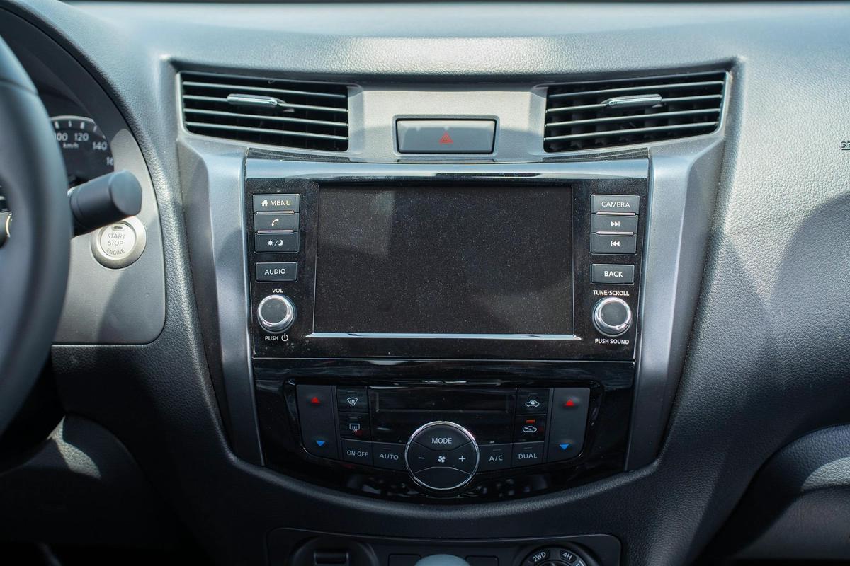 NISSAN NAVARA 2.5 DIESEL PRO4X 4X4 AT 2025-21-21