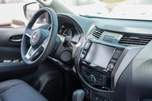 NISSAN NAVARA 2.5 DIESEL PRO4X 4X4 AT 2025