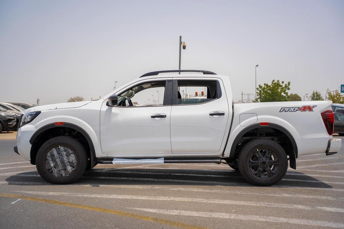 NISSAN NAVARA 2.5 DIESEL PRO4X 4X4 AT 2025-22-22