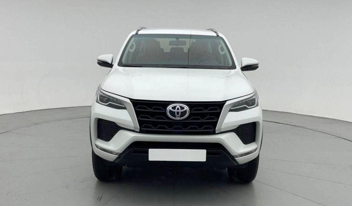 Toyota Fortuner 2.4L Diesel AT 4X4 2025-2-2
