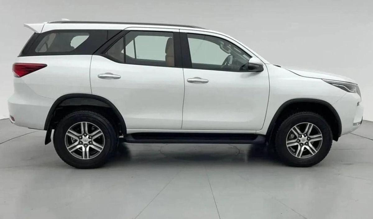 Toyota Fortuner 2.4L Diesel AT 4X4 2025-5-5