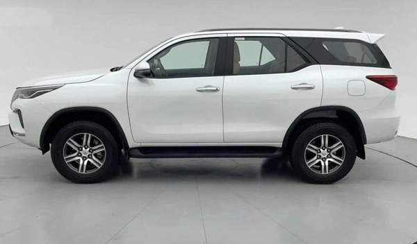 Toyota Fortuner 2.4L Diesel AT 4X4 2025