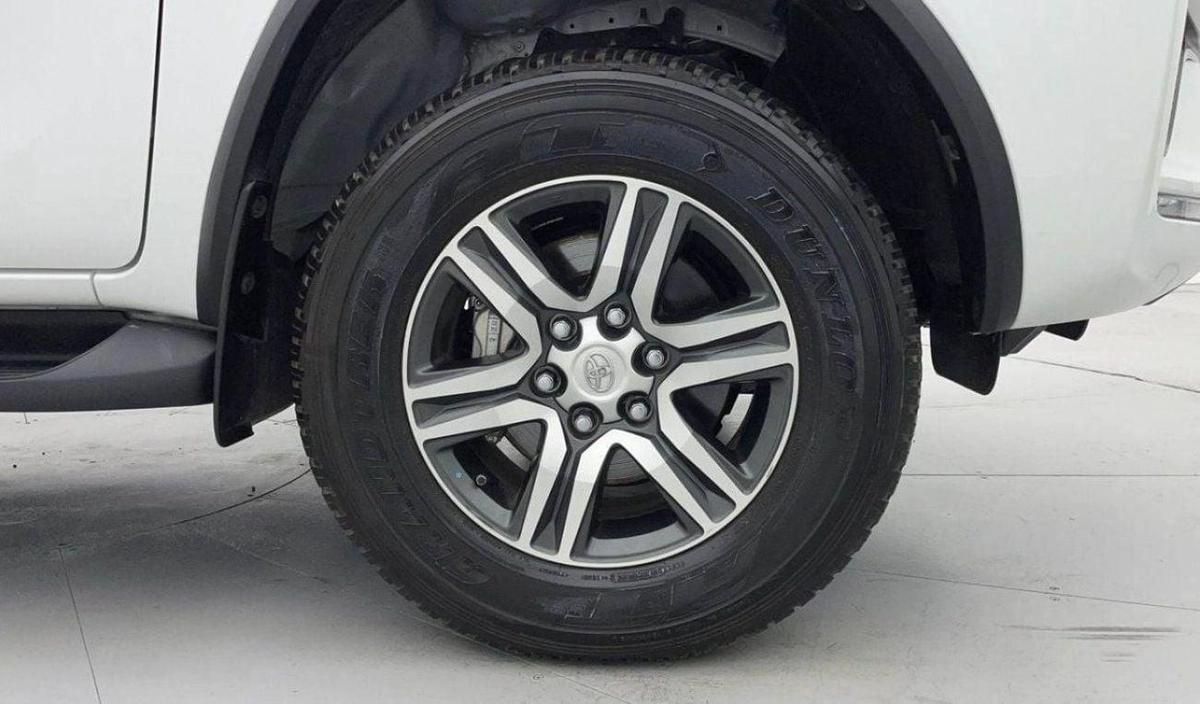 Toyota Fortuner 2.4L Diesel AT 4X4 2025-9-9