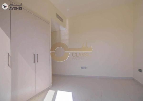 Elegant 3 Bed Corner Townhouse with Garden